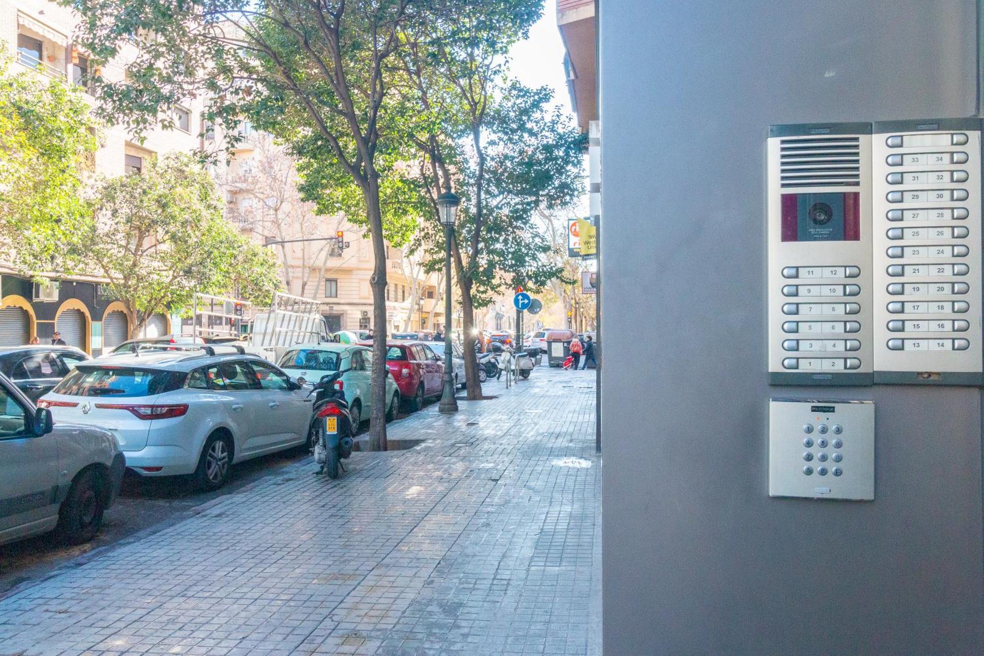 Bet Apartments - Abastos Walencja Zewnętrze zdjęcie